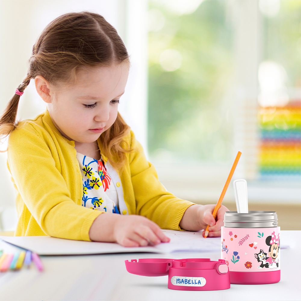 f3105mm_minniemouse_disneyjunior_10ozfoodjar_lifestyle_wlabel_pdp_6e971915-3a95-48da-a5c1-097ed7d506c9.png
